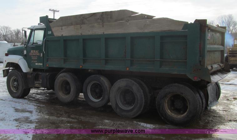 image for item F5953 1978 International F2674 quad axle dump truck