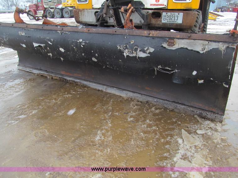 image for item F5955 1979 International 1824 dump truck