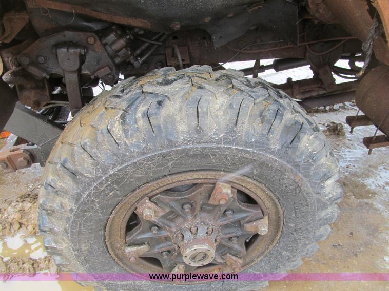 image for item F5955 1979 International 1824 dump truck