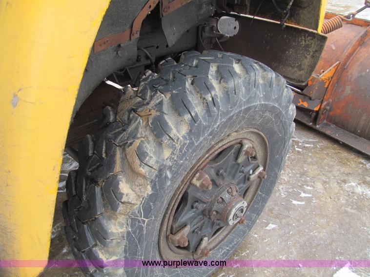 image for item F5955 1979 International 1824 dump truck