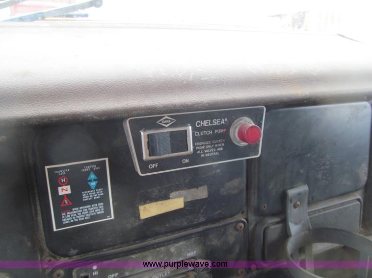 image for item F5955 1979 International 1824 dump truck