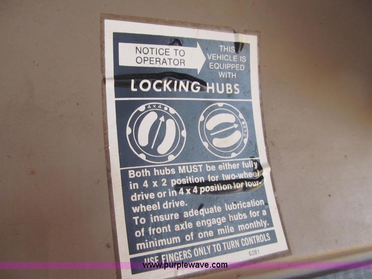 image for item F5955 1979 International 1824 dump truck