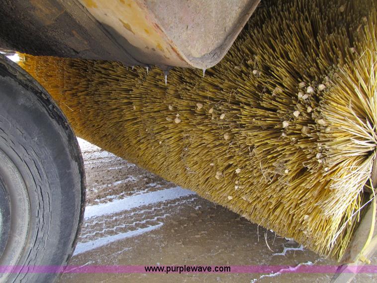 image for item F5957 Elgin 977 street sweeper