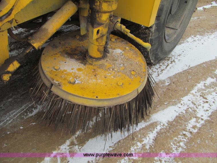 image for item F5957 Elgin 977 street sweeper