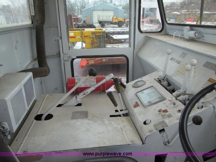 image for item F5957 Elgin 977 street sweeper