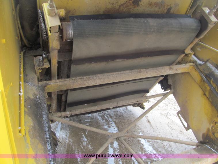 image for item F5957 Elgin 977 street sweeper