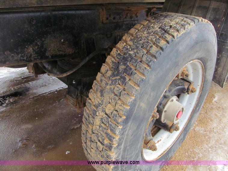 image for item F5958 1980 Mack DM686 tri axle dump truck