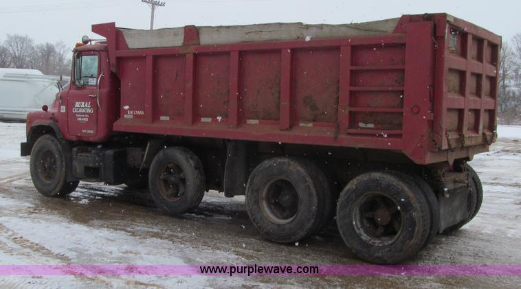 image for item F5959 1981 Mack DM686S tri axle dump truck