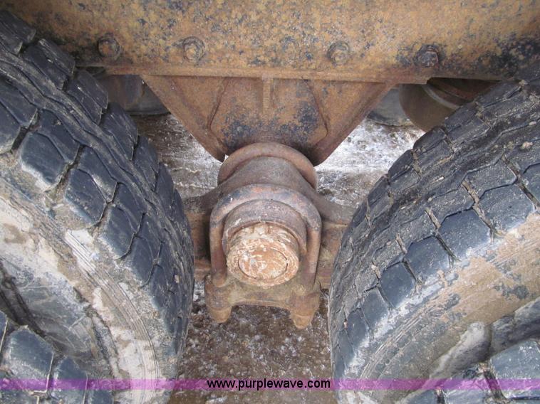 image for item F5959 1981 Mack DM686S tri axle dump truck