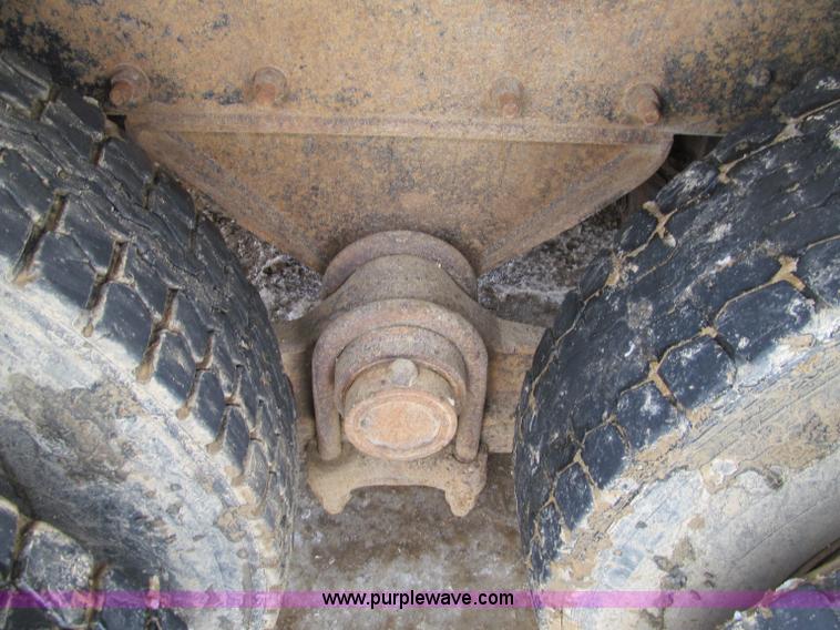 image for item F5959 1981 Mack DM686S tri axle dump truck