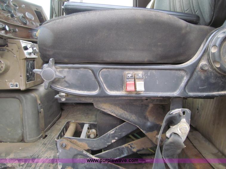 image for item F5959 1981 Mack DM686S tri axle dump truck