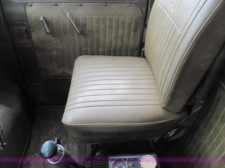 image for item F5959 1981 Mack DM686S tri axle dump truck