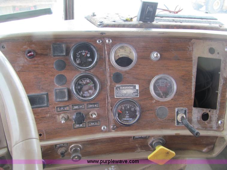 image for item F5959 1981 Mack DM686S tri axle dump truck