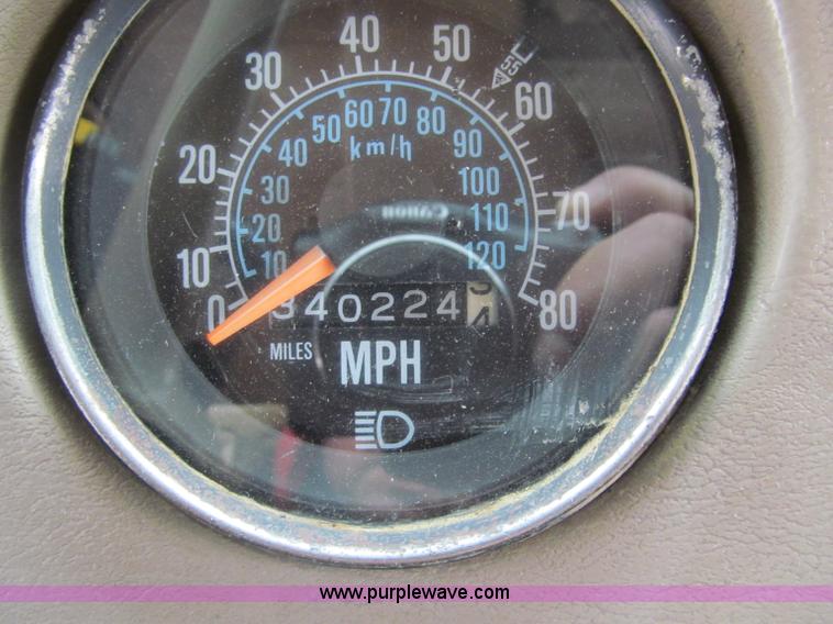 image for item F5959 1981 Mack DM686S tri axle dump truck