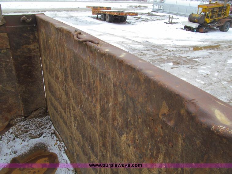 image for item F5959 1981 Mack DM686S tri axle dump truck