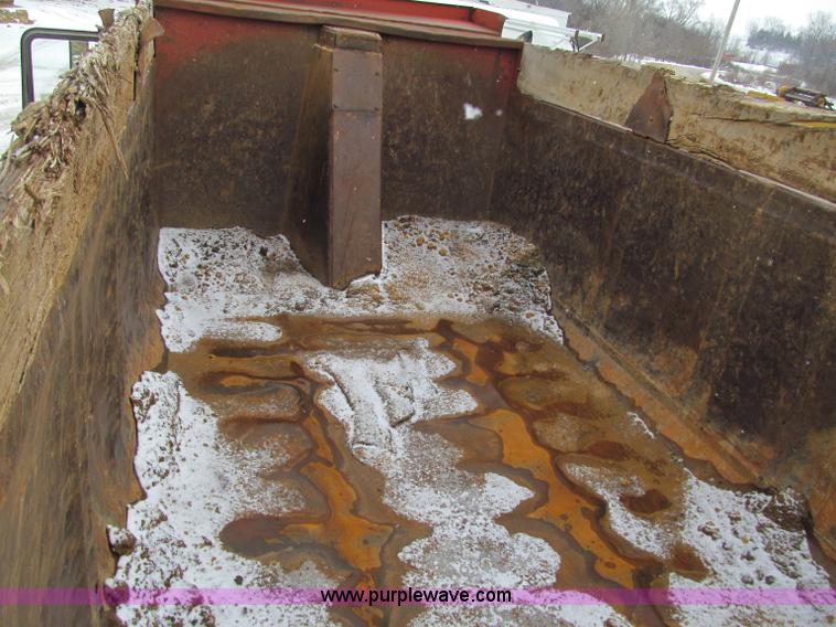 image for item F5959 1981 Mack DM686S tri axle dump truck