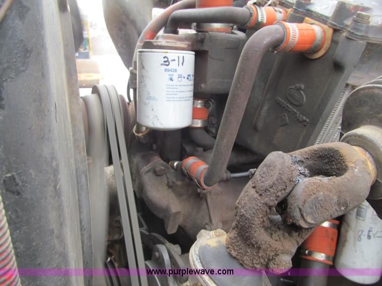 image for item F5959 1981 Mack DM686S tri axle dump truck