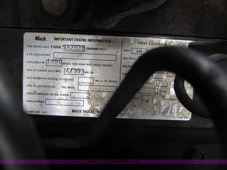 image for item F5959 1981 Mack DM686S tri axle dump truck