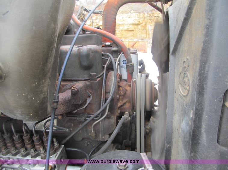 image for item F5959 1981 Mack DM686S tri axle dump truck