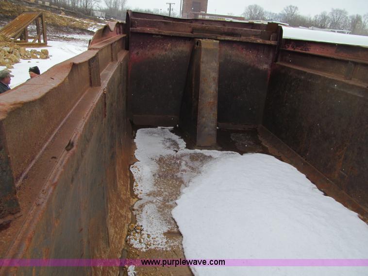 image for item F5960 1986 Ford 9000 quad axle dump truck