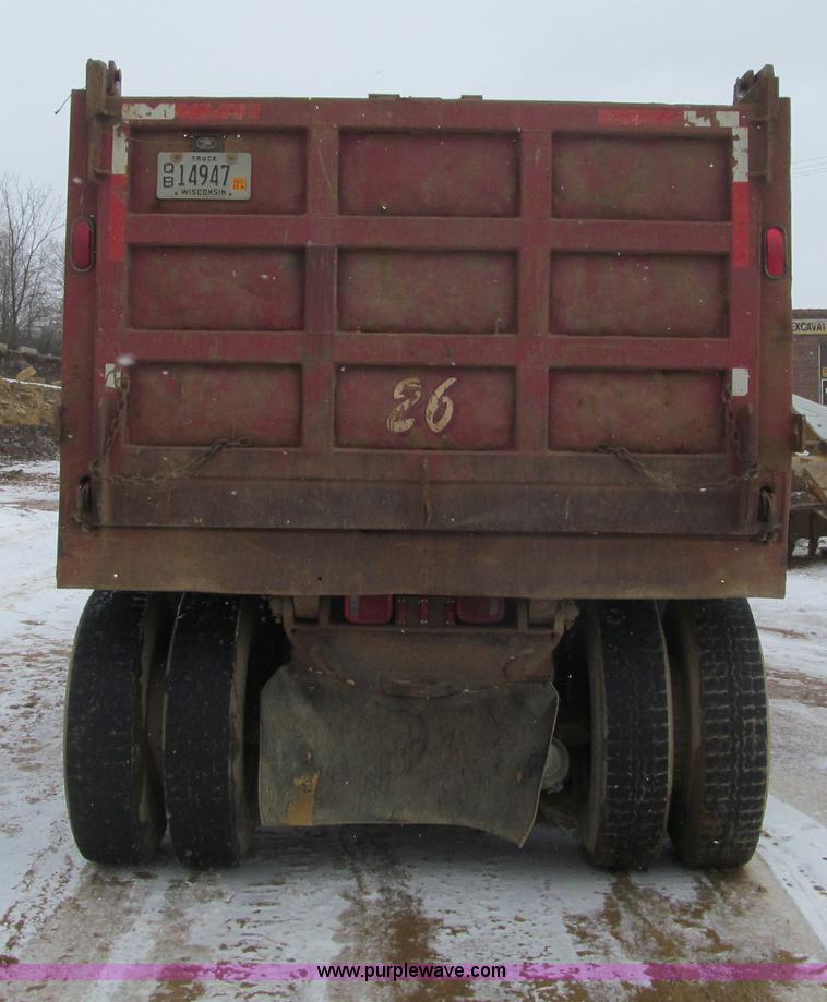 image for item F5961 1986 Ford Aeromax L9000 tri axle dump truck