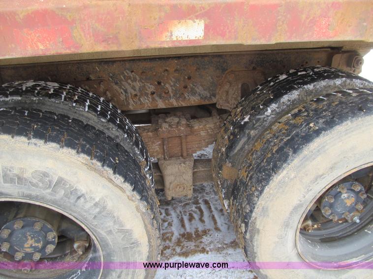 image for item F5961 1986 Ford Aeromax L9000 tri axle dump truck