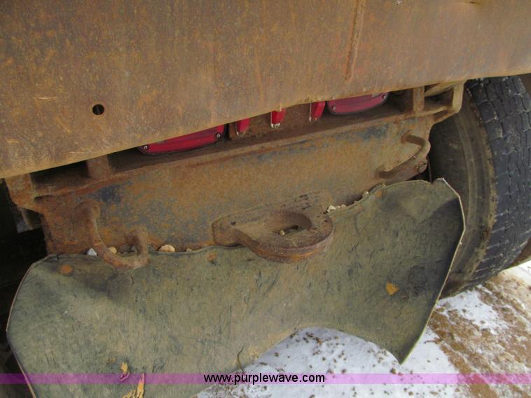 image for item F5961 1986 Ford Aeromax L9000 tri axle dump truck