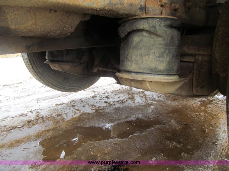 image for item F5961 1986 Ford Aeromax L9000 tri axle dump truck