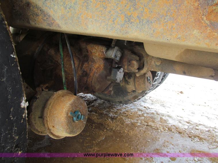 image for item F5961 1986 Ford Aeromax L9000 tri axle dump truck