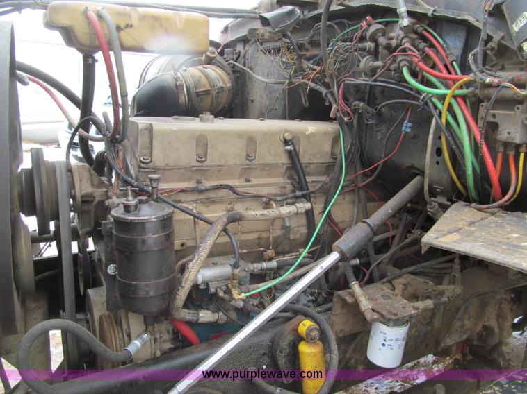 image for item F5961 1986 Ford Aeromax L9000 tri axle dump truck