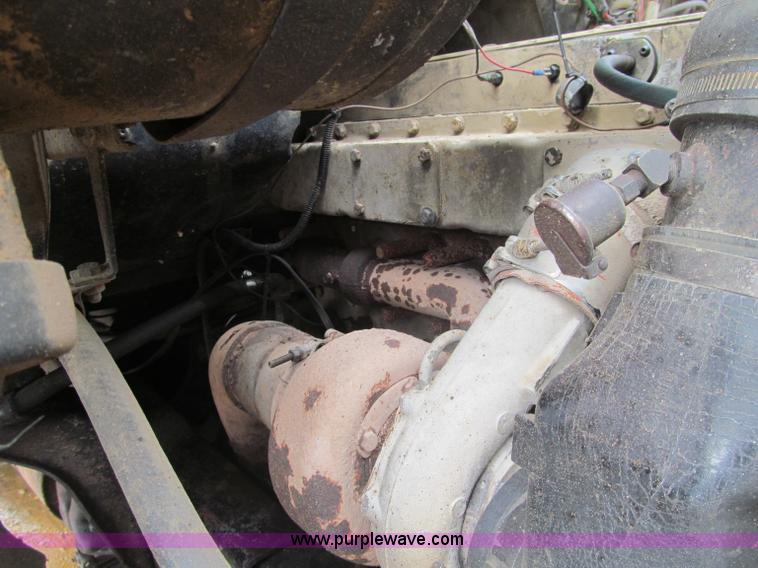 image for item F5961 1986 Ford Aeromax L9000 tri axle dump truck