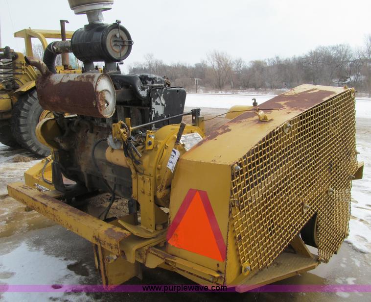 image for item F5962 Smooth drum vibratory roller