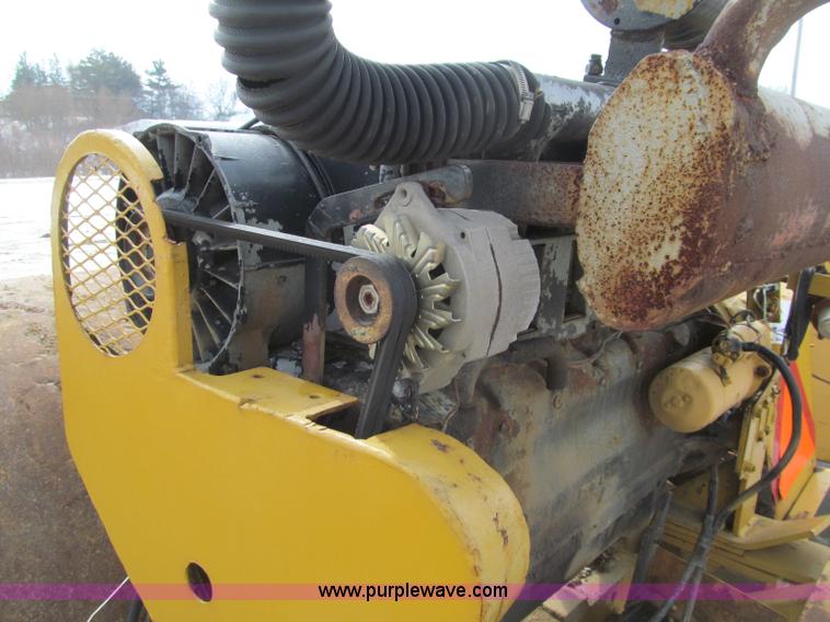 image for item F5962 Smooth drum vibratory roller