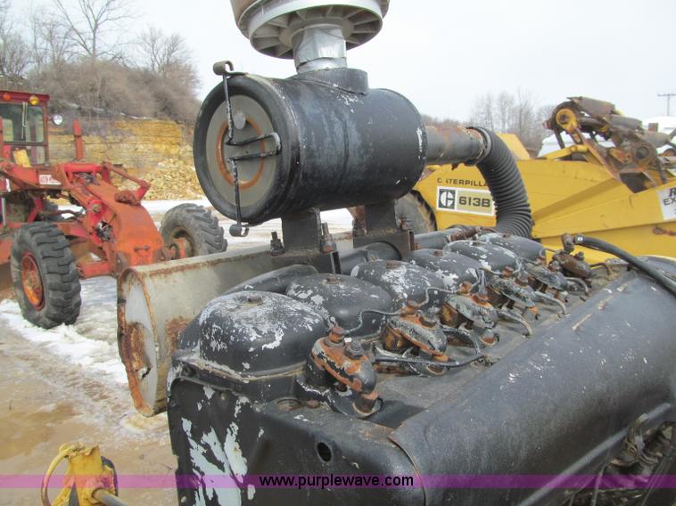 image for item F5962 Smooth drum vibratory roller