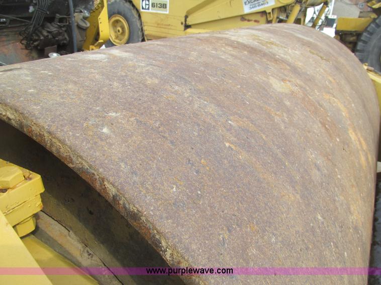 image for item F5962 Smooth drum vibratory roller