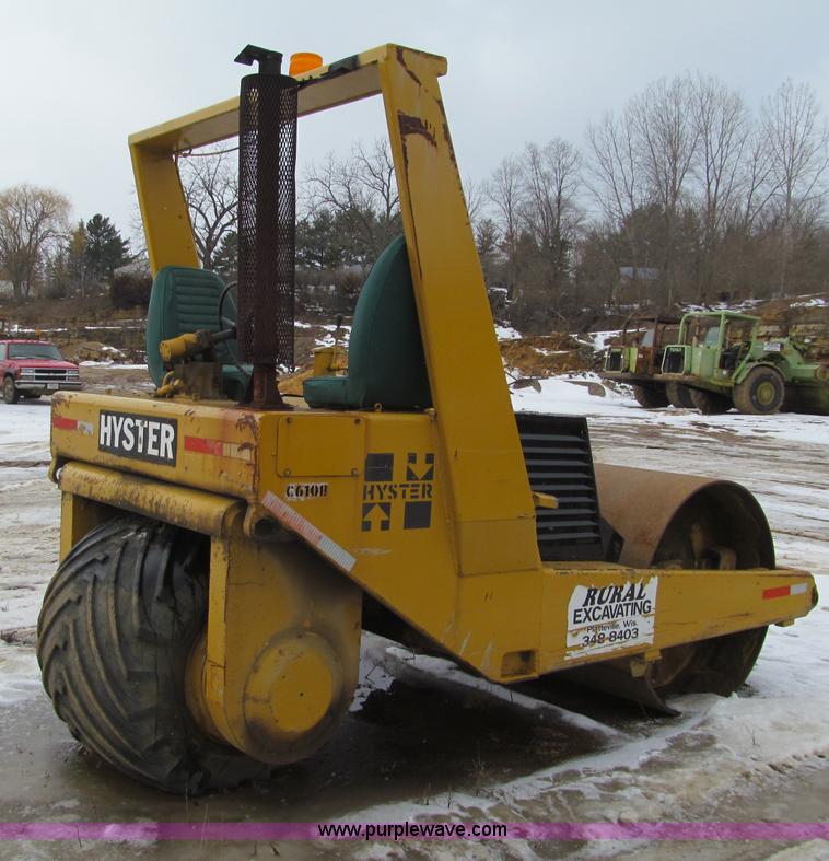 image for item F5964 Hyster C610B vibratory smooth drum roller