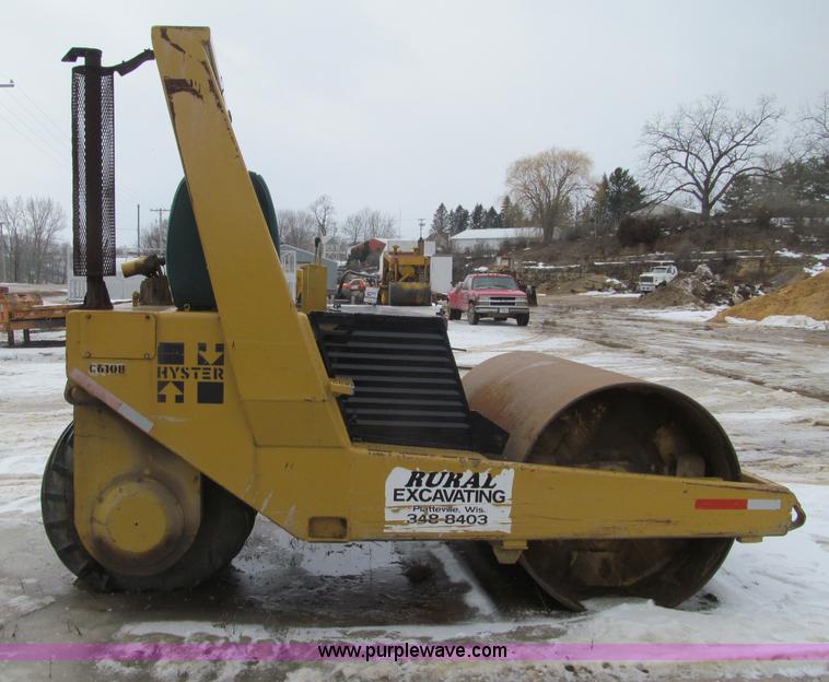 image for item F5964 Hyster C610B vibratory smooth drum roller