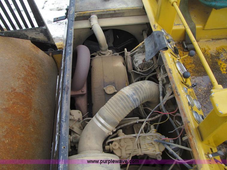 image for item F5964 Hyster C610B vibratory smooth drum roller