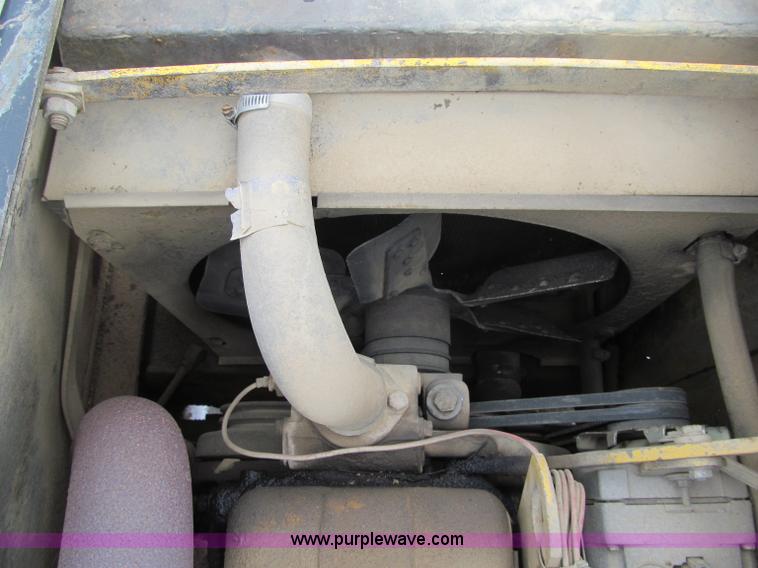 image for item F5964 Hyster C610B vibratory smooth drum roller