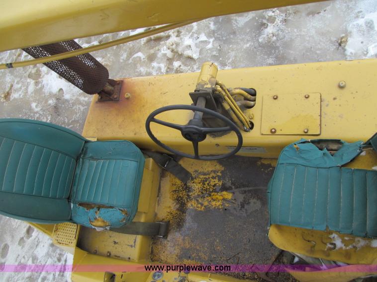 image for item F5964 Hyster C610B vibratory smooth drum roller