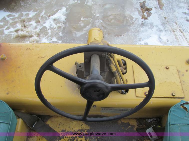 image for item F5964 Hyster C610B vibratory smooth drum roller