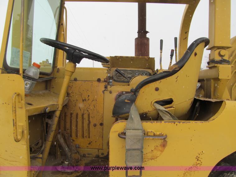 image for item F5967 1974 Caterpillar 613B elevating scraper