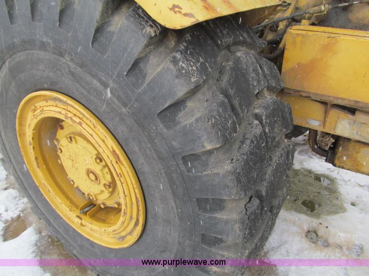 image for item F5967 1974 Caterpillar 613B elevating scraper