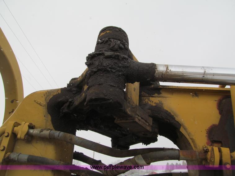 image for item F5967 1974 Caterpillar 613B elevating scraper