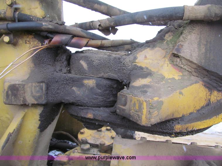 image for item F5967 1974 Caterpillar 613B elevating scraper