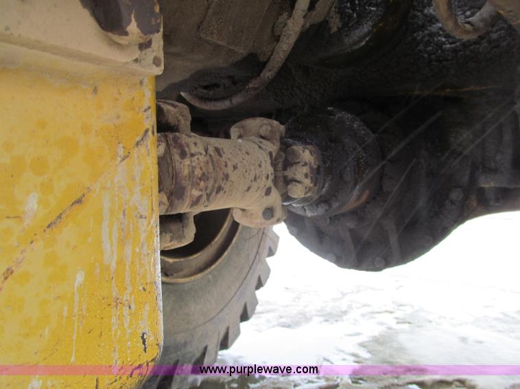 image for item F5967 1974 Caterpillar 613B elevating scraper