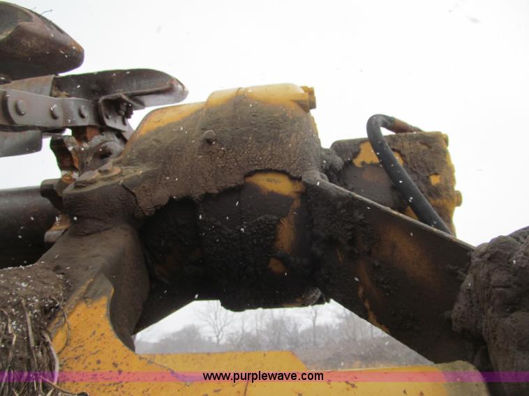 image for item F5967 1974 Caterpillar 613B elevating scraper