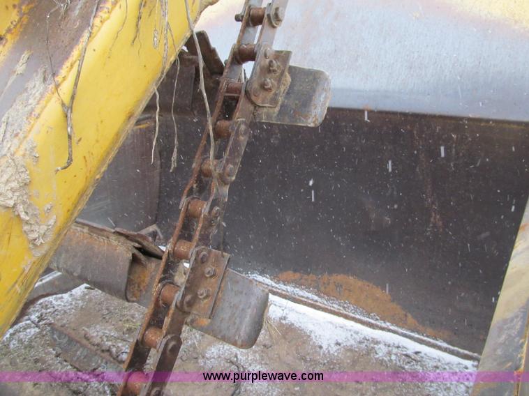 image for item F5967 1974 Caterpillar 613B elevating scraper