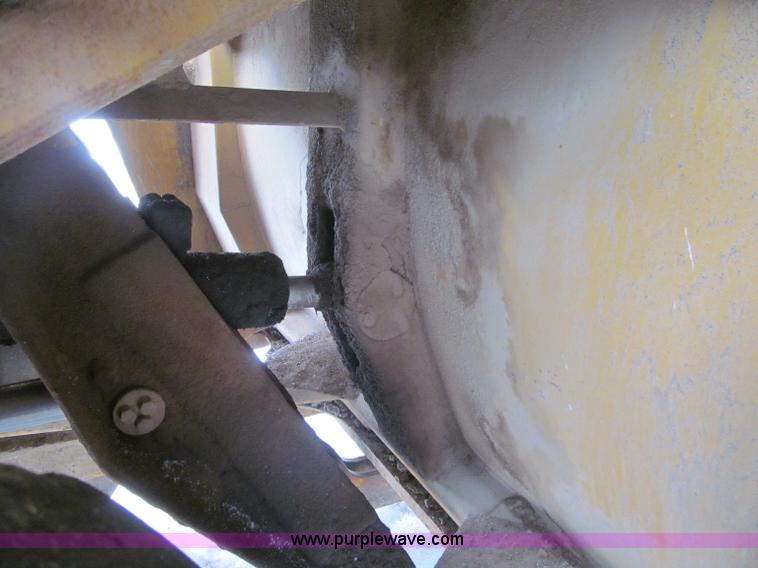 image for item F5967 1974 Caterpillar 613B elevating scraper