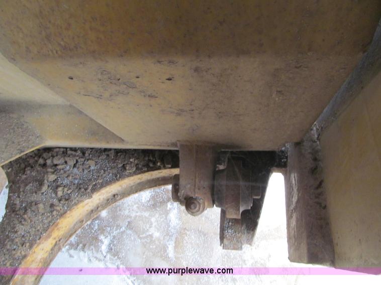 image for item F5967 1974 Caterpillar 613B elevating scraper